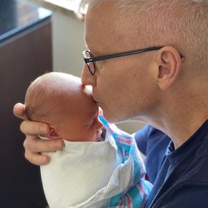 Mit Leihmutter: Journalist Anderson Cooper ist Papa geworden