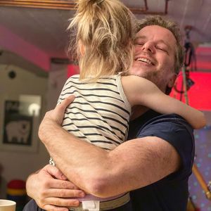 So kommuniziert Tochter von André Dietz trotz Behinderung