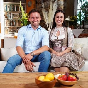"Bauer sucht Frau"-André gibt Hofdame Julia das Jawort!