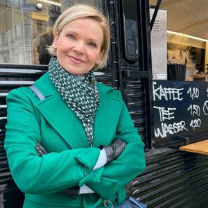 TV-Star Andrea Kathrin Loewig passte geradeso ins Brautkleid