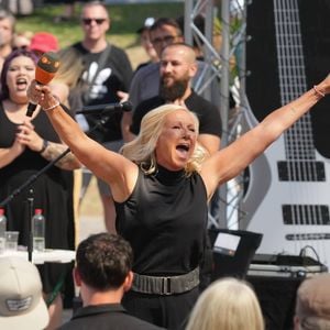 Rock im "Fernsehgarten": Fans feiern besondere Show-Ausgabe