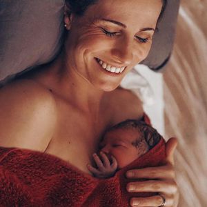 Influencer-Mama Andrea Schiffner meldet sich nach der Geburt