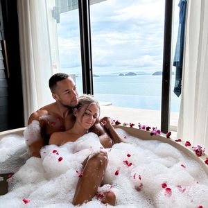 Andrej Mangold und Freundin genießen "Quality Time" in Wanne