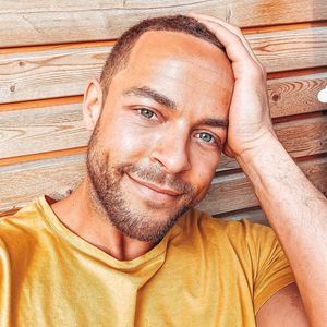 Das hält Andrej Mangold von Bachelor-Nikos Knutschoffensive