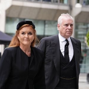 Sarah Ferguson und Andrew planen heimliche Versteigerung