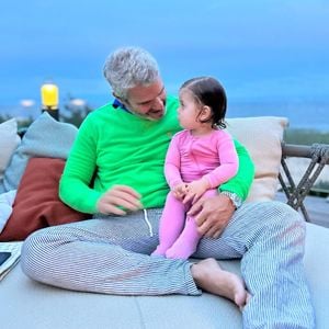 Wie niedlich! Andy Cohen postet neues Bild mit Tochter Lucy