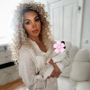 Baby da: Aneta Sablik ist nach Fehlgeburten erstmals Mama