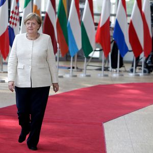 Minutenlang: Angela Merkel hatte wieder einen Zitter-Anfall