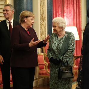 NATO-Meeting: Queen trifft auf Angela Merkel, Trump und Co.!