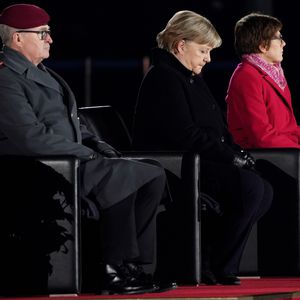 Abschied nach 16 Jahren: Angela Merkel sichtlich gerührt