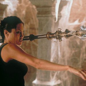 Angelina Jolie hörte dank "Tomb Raider" mit dem Rauchen auf