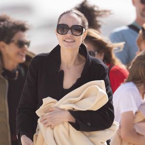 Während der Scheidung von Brad: Angelina Jolie datet wieder