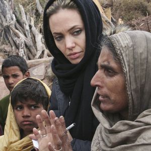 Angelina Jolie: Ihre Mutter bleibt unvergessen