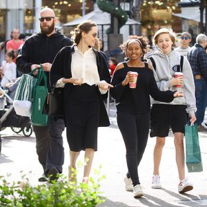 Last-Minute-Shopping: Angelina Jolie mit Töchtern unterwegs