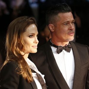 Trotz Scheidungskrieg: Angelina Jolie vermisst Brad Pitt!