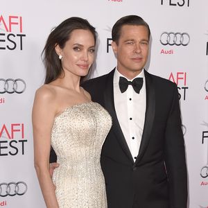 Blockiert Angelina Jolie Scheidung wegen Brads neuer Liebe?