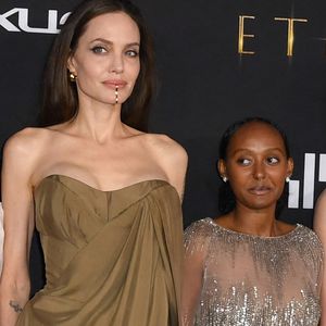 Angelina Jolie und Zahara auf Shoppingtour bei Modekette