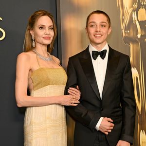 Angelina Jolie hilft mit Sohn Knox bei Waldbränden in L.A.