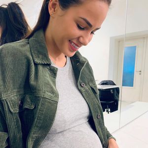 Sie kugelt ins neue Jahr: Angelina Heger mit Babybäuchlein