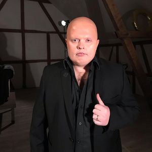 Aufgeklärt: Das steckt hinter Angelo Kellys Glatzen-Aktion
