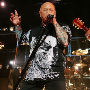 Frontmann Angry Anderson der Band Rose Tattoo ist gestorben