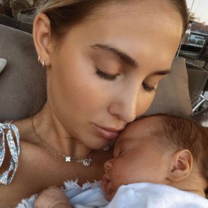 Ann-Kathrin Götze zeigt sich total verkuschelt mit Baby Rome