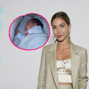 Wie putzig! Hier schlummert Götze-Baby Rome im Kinderwagen