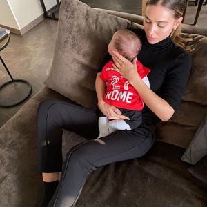Süß! Rome Götze trägt Trikot vom neuen Verein seines Papas