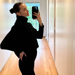"Kein Endobelly": Anna Adamyan teilt erstes Babybauchbild