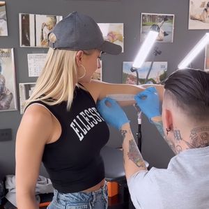 Neues Tattoo: Seitenhieb gegen Anna-Carina Woitschacks Ex?