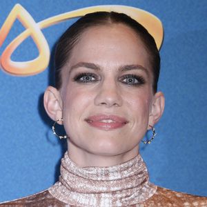 Anna Chlumsky: Rund und wohlig bei den Emmys 2013