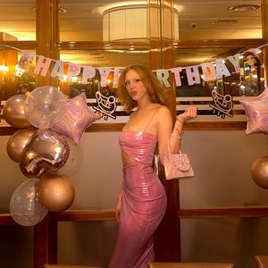 Birthday-Barbie: Anna Ermakova feiert pinke Geburtstagsparty