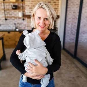 "Pipi in den Augen": Anna Heiser meldet Sohn in der Kita an