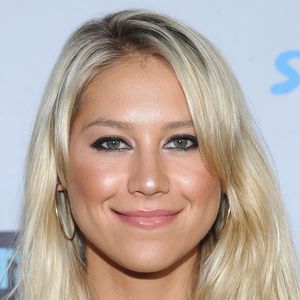 1 Monat nach Geburt: Anna Kournikova zeigt After-Baby-Body!
