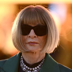 Enthüllt: Das Geheimnis hinter Anna Wintours Sonnenbrille