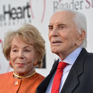 Kirk Douglas (102) feiert: Seine Frau Anne wird heute 100!