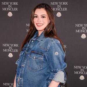 Schwangere Anne Hathaway musste "Hot Ones"-Challenge absagen