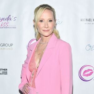 Nach Horror-Crash: Schauspielerin Anne Heche ist stabil!