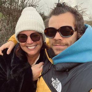 Größter Fan: Harry Styles fasziniert seine Mama immer wieder