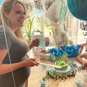Emotionaler Moment: Anne Wünsche mit Babyparty überrascht