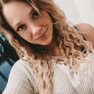 Nachwuchs? Anne Wünsche macht im Netz Schwangerschaftstest!