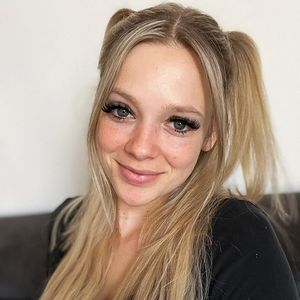 Anne Wünsche stolz: Vom stillen Mäuschen zur Businesslady!