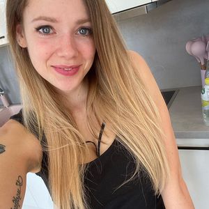Anne Wünsche happy: Sie und Karim wohnen aktuell zusammen