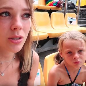 Shitstorm für Anne Wünsche: Tochter Miley weint im Wal-Park