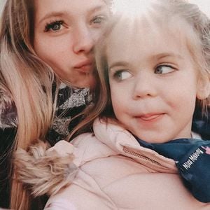 Mit einem Kind verreist: Anne Wünsche bekommt wieder Hate