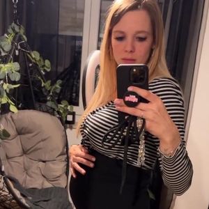 "Schon riesig": Anne Wünsches Babybauch bereitet ihr Sorgen