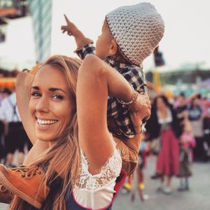 Oktoberfest mit Baby: Die Carpendales feiern mit Mini C!
