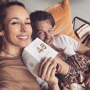 So süß gratuliert Annemarie Carpendale Wayne zum Geburtstag!