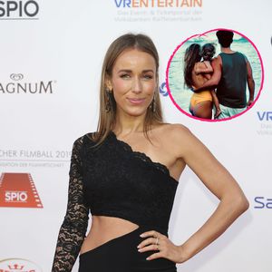 Annemarie Carpendale zeigt auf Familien-Pic heiße Kehrseite!