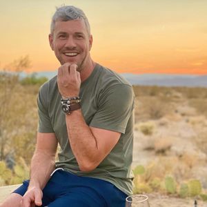 Verlobung: Ant Anstead kann sich Lächeln nicht verkneifen